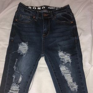 {ripped dark skinny jeans}